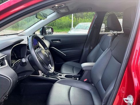 Used 2025 Toyota Corolla Cross XLE AWD/4WD image 4