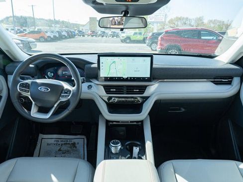 Used 2025 Ford Explorer Active w/ Active Comfort Package AWD/4WD image 29