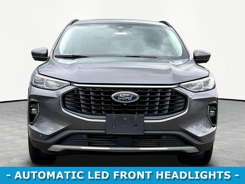 Used 2023 Ford Escape Platinum AWD/4WD image 2