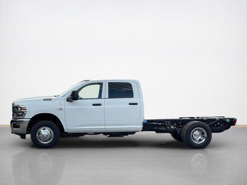 New 2026 RAM 3500 Tradesman AWD/4WD image 4