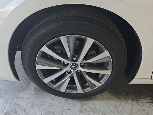 Used 2020 Lexus ES 350 w/ Premium Package FWD image 7