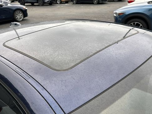 Used 2023 BMW 330i Sedan w/ Premium Package image 3