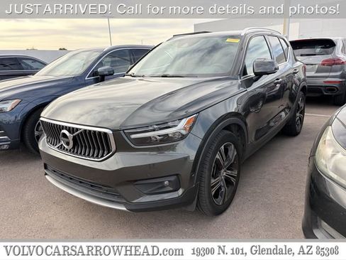 Used 2019 Volvo XC40 T4 Inscription FWD image 1