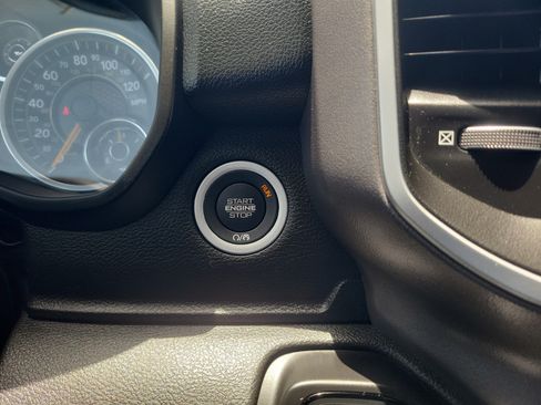 Used 2022 RAM 1500 Big Horn AWD/4WD image 29