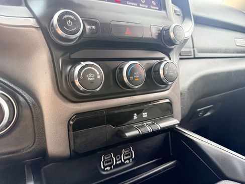 Used 2020 RAM 1500 Big Horn AWD/4WD image 29