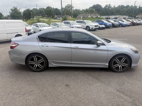 Used 2016 Honda Accord Sport image 6