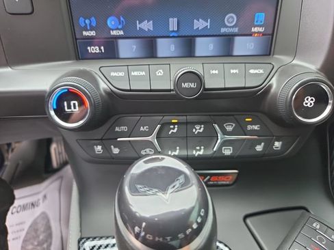Used 2018 Chevrolet Corvette Z06 RWD image 13