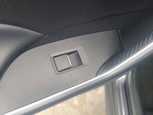 Used 2025 Toyota RAV4 XLE image 15