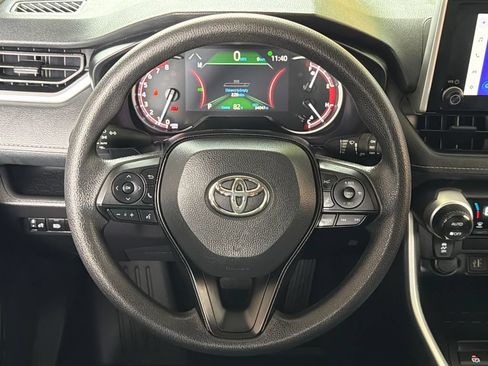 Used 2025 Toyota RAV4 XLE FWD image 4