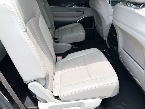Used 2022 Jeep Wagoneer Series III w/ Convenience Group I AWD/4WD image 33