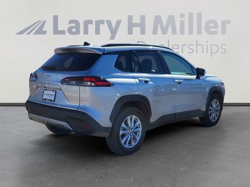 Certified 2026 Toyota Corolla Cross LE w/ Moonroof Package image 5