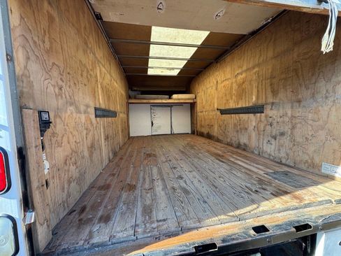 Used 2017 Chevrolet Express 3500 image 12