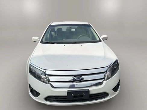 Used 2010 Ford Fusion SE FWD image 2