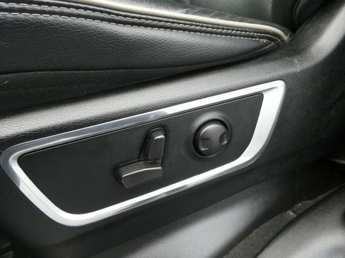 Used 2022 RAM 1500 Laramie AWD/4WD image 27