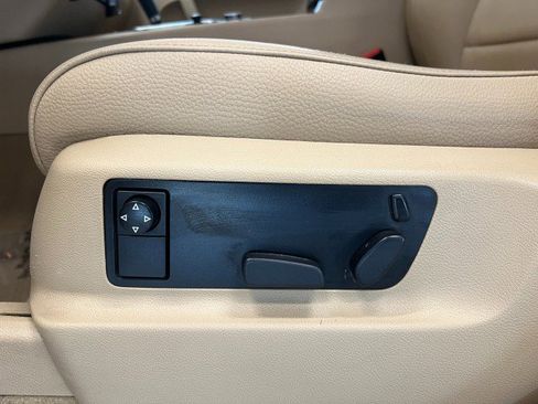 Used 2009 Volkswagen Touareg VR6 image 13