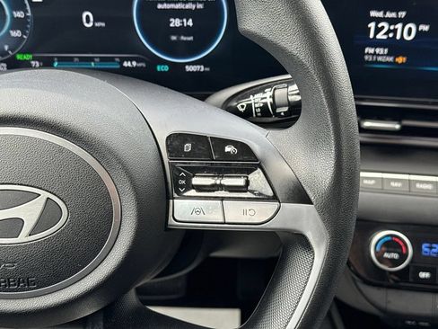Used 2024 Hyundai Elantra Blue FWD image 29