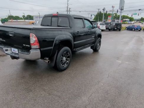 Used 2015 Toyota Tacoma 4x4 Double Cab w/ SR5 Package image 8