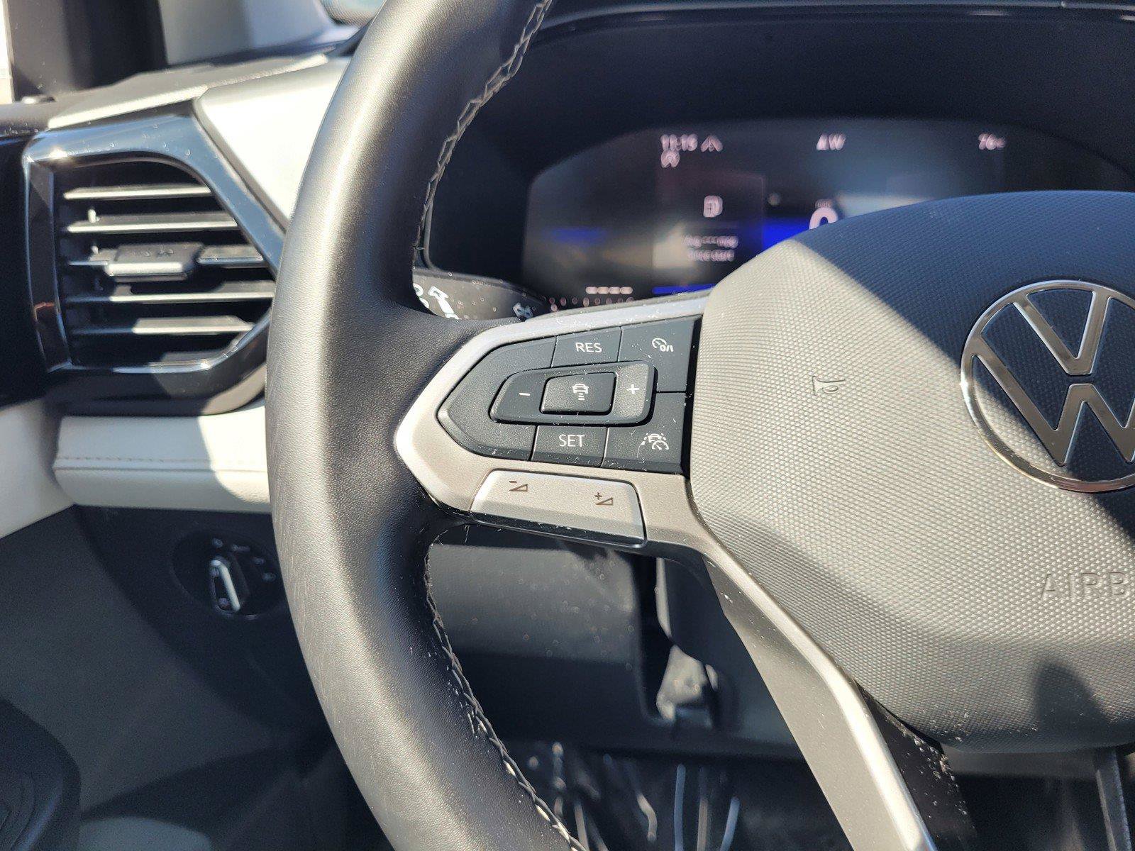 Certified 2025 Volkswagen Taos S AWD/4WD image 34