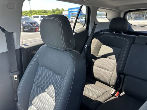 Used 2024 GMC Terrain SLE w/ Driver Convenience Package FWD image 12