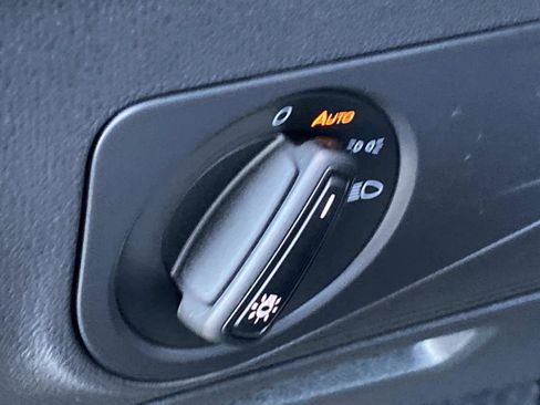 Used 2022 Volkswagen Tiguan S image 27