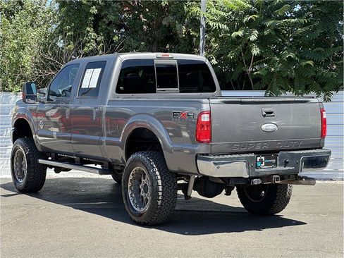 Used 2011 Ford F250 Lariat w/ Lariat Ultimate Pkg AWD/4WD image 12