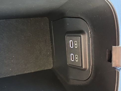 Used 2024 Toyota RAV4 XLE image 33