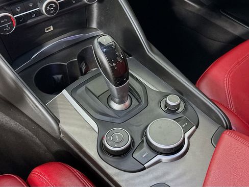 Used 2018 Alfa Romeo Giulia Ti Sport w/ Quick Order Package 22U Sport RWD image 17