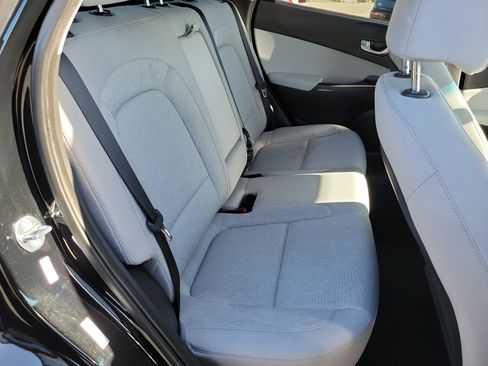 Used 2023 Hyundai Kona SE w/ Cargo Package image 21