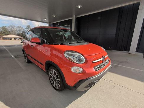 Used 2019 FIAT 500L Trekking w/ Popular Equipment Group image 3