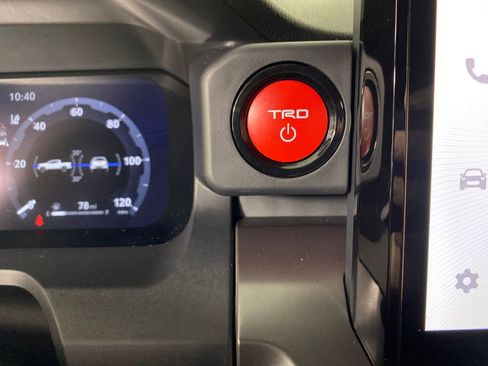 Used 2025 Toyota Tacoma TRD Off-Road image 19