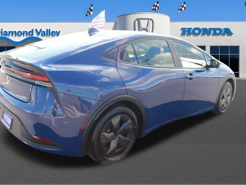 Used 2025 Toyota Prius LE image 6