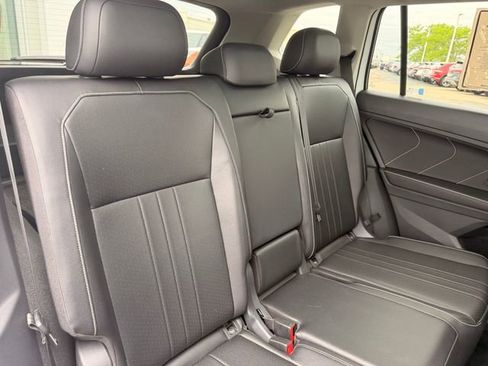Certified 2024 Volkswagen Tiguan SE AWD/4WD image 22