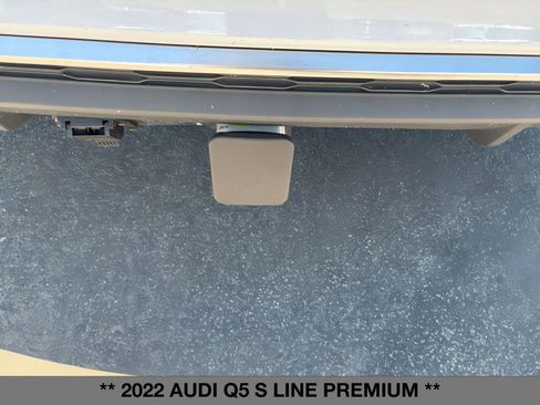 Used 2022 Audi Q5 e Premium w/ Convenience Package image 11