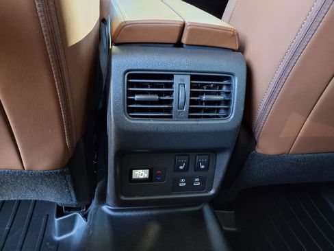 Certified 2025 Nissan Rogue Platinum w/ Tech Package image 24