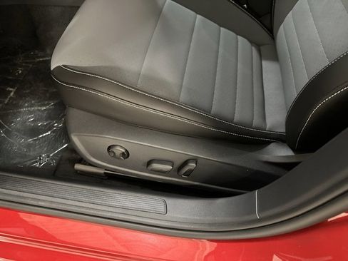 New 2026 Volkswagen Jetta SE FWD image 16