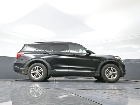 Used 2022 Ford Explorer XLT w/ Equipment Group 202A image 19