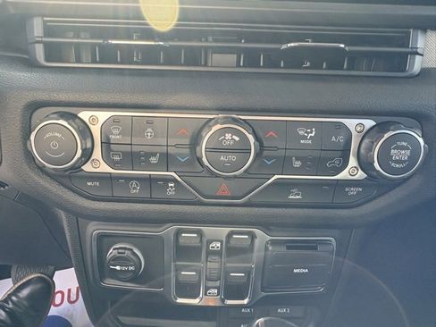 New 2026 Jeep Gladiator Sport image 18