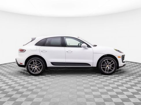 Certified 2025 Porsche Macan image 7