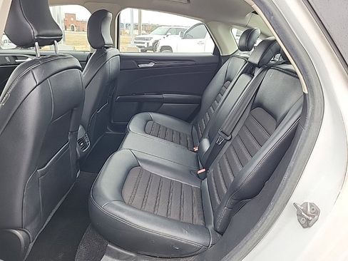 Used 2018 Ford Fusion SE w/ Equipment Group 601A image 11