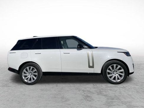 Used 2024 Land Rover Range Rover SE image 4