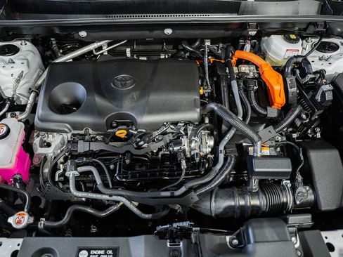 Used 2025 Toyota RAV4 XLE image 15