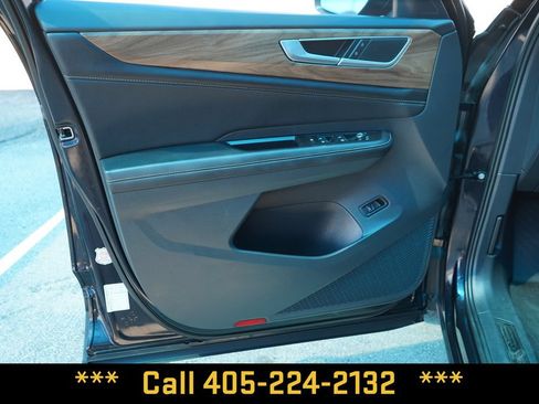 Used 2025 Volkswagen Atlas SE FWD image 14