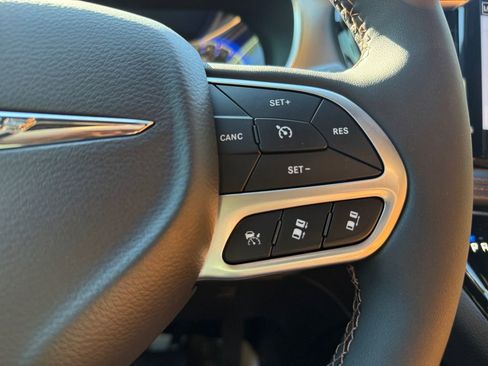 New 2026 Chrysler Pacifica Pinnacle image 23