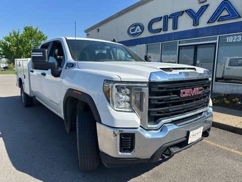 Used 2022 GMC Sierra 2500 Pro w/ Convenience Package image 2