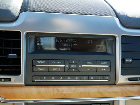 Used 2012 Lincoln MKZ image 22