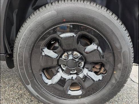 Used 2017 Jeep Cherokee Sport w/ Cold Weather Group image 25