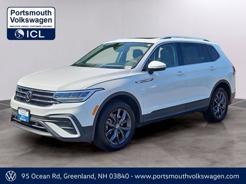 Used 2022 Volkswagen Tiguan SE AWD/4WD image 1