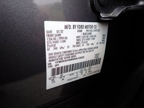 Used 2022 Ford Explorer Platinum w/ Technology Package AWD/4WD image 24