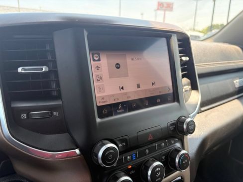 Used 2022 RAM 1500 Laramie AWD/4WD image 16