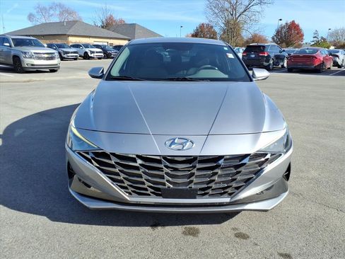 Used 2021 Hyundai Elantra SEL w/ Convenience + Premium Package image 9